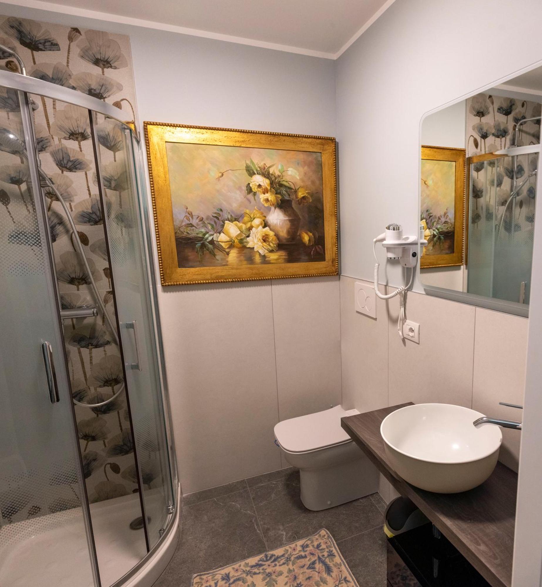 Fiordiloto B&B 4 Stars Алба Екстериор снимка