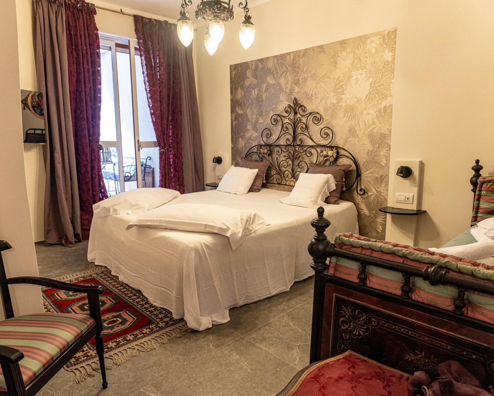 Fiordiloto B&B 4 Stars Алба Екстериор снимка